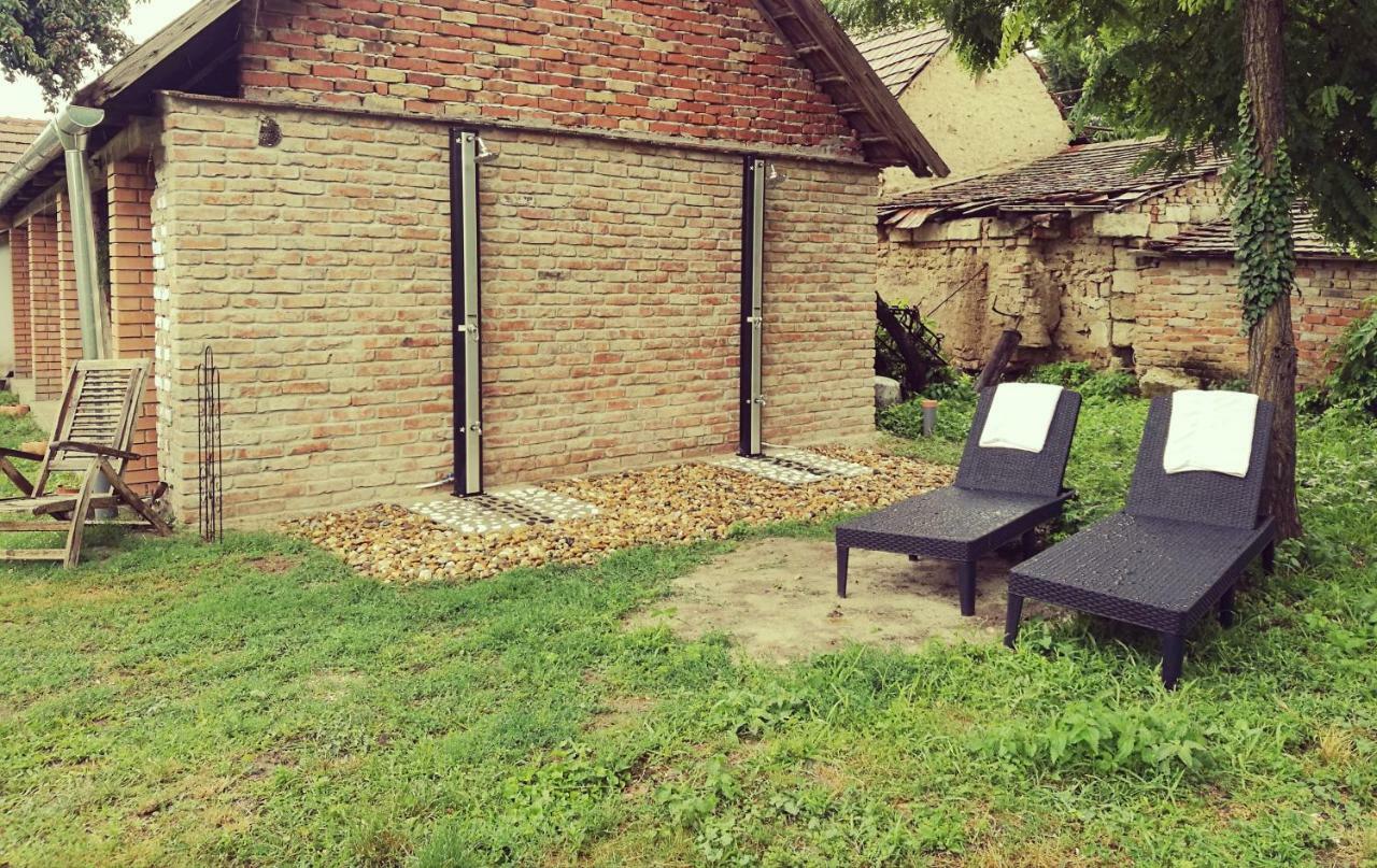 Terez Haza Hotel Pazmand Exterior photo